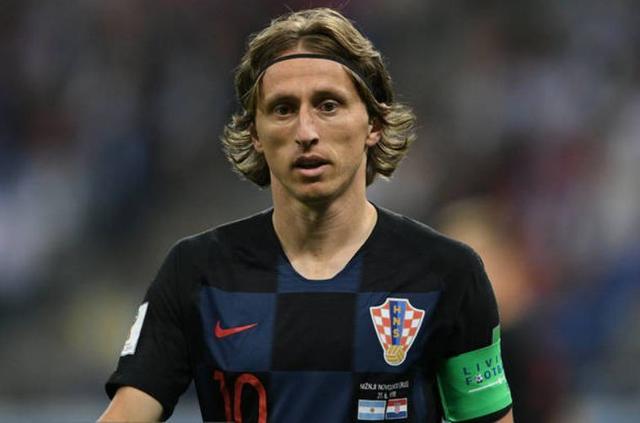 21+3+1，湖人新援大放异彩，东契奇说得对，做好防守容易大胜赢球