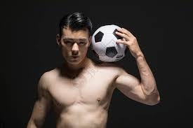 多角度还原哈登劈扣：重现经典流鼻血庆祝动作 快船老板激情握拳