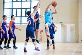 费城费城人强打布莱斯·哈珀在 2019 年签下 13 年 3.3 亿美元的终身合同加盟费城